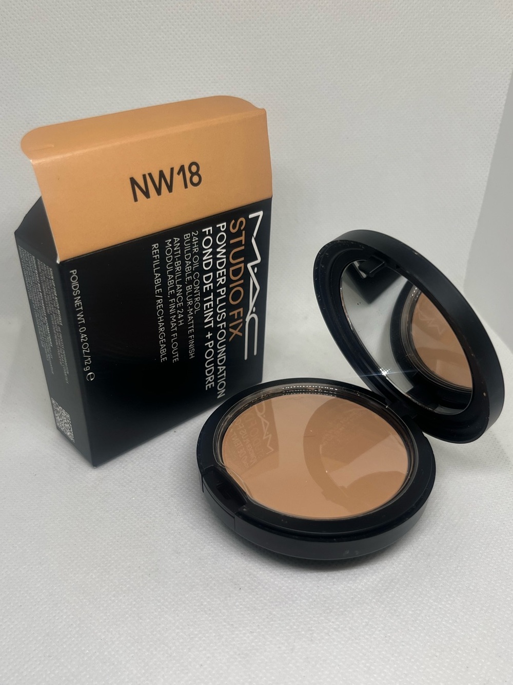New MAC Studio Fix Powder Foundation NW18